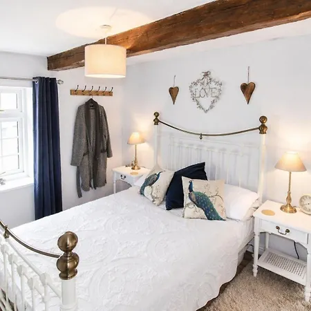 Hawthorn Cottage, Romantic Dog Friendly In